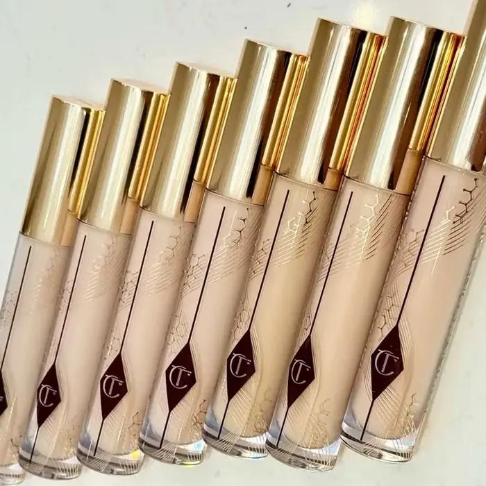 Correcteur de teint éclaircissant Honey de la marque Charlotte Tilbury