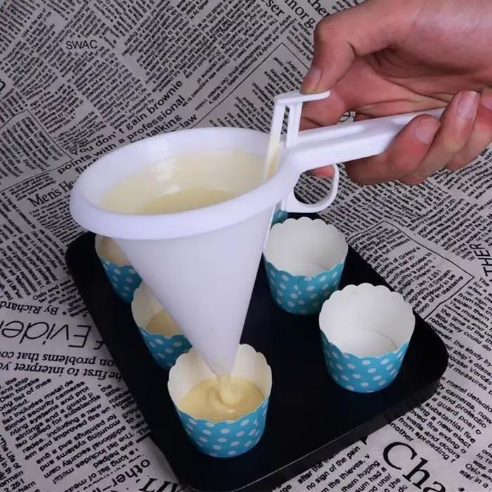 1 pièces cuisine bricolage pratique chocolat bonbons glaçage entonnoir moule blanc de qualité alimentaire en plastique crêpe crème pâte distributeur moules