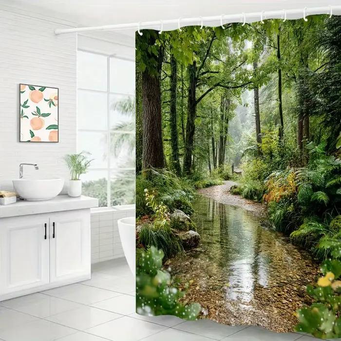 Rideau de douche imperméable avec une scène de ruisseau de forêt tranquille pour un décor de salle de bain relaxant et inspiré de la nature