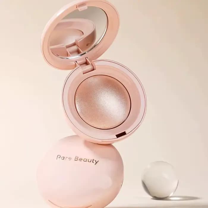 Rare Beauty Poudre de Fard à Joues et Stick Illuminateur Effet Miroir Longue Tenue pour un Fini Naturel et Éclatant