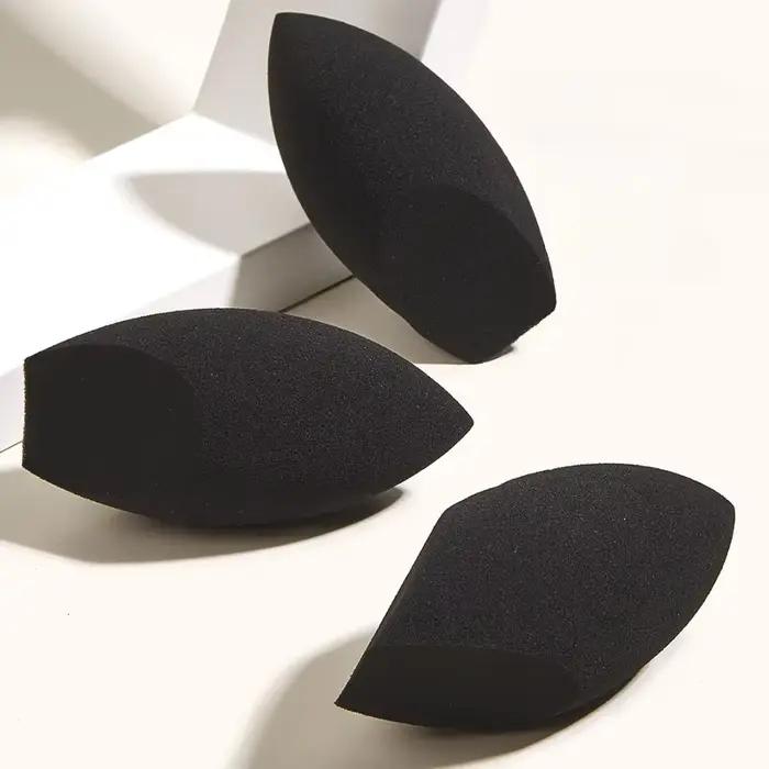 1/2 éponge de maquillage noire en forme d'œuf – Sans latex