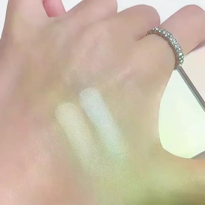 DIKALU Palette de Maquillage Bicolore : Enlumineur Mat Blanc