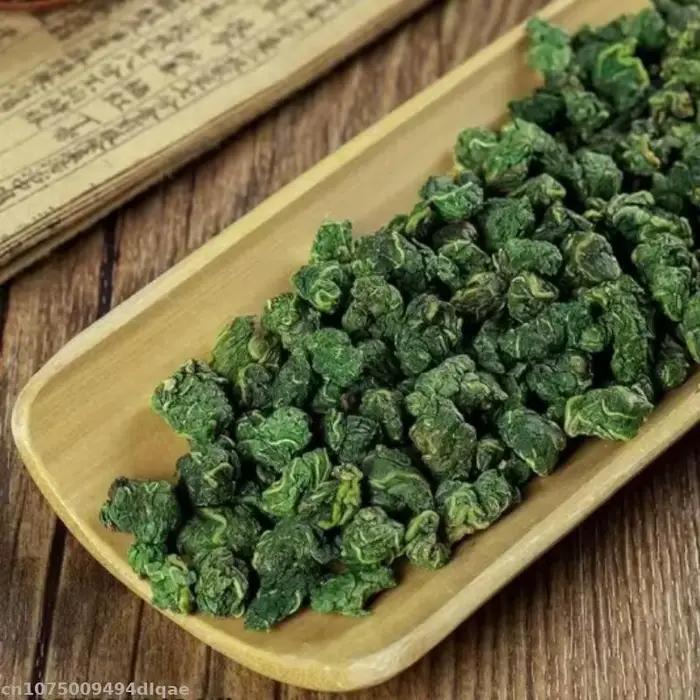 Les granulés de feuilles de mûrier en vrac de qualité 100% sont utilisés pour remplir des Sachets avec des bougies en résine de cristal pour fabriquer du savon de bain